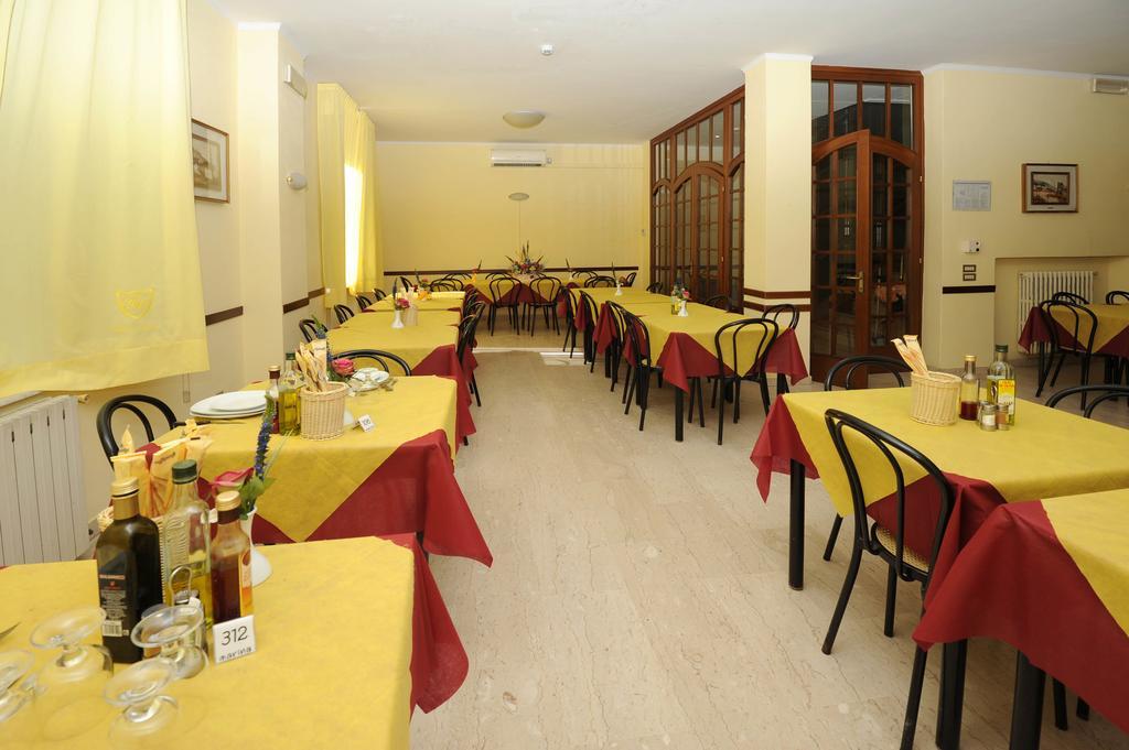 Hotel Marina مونتيكاتيني تيرمي المظهر الخارجي الصورة